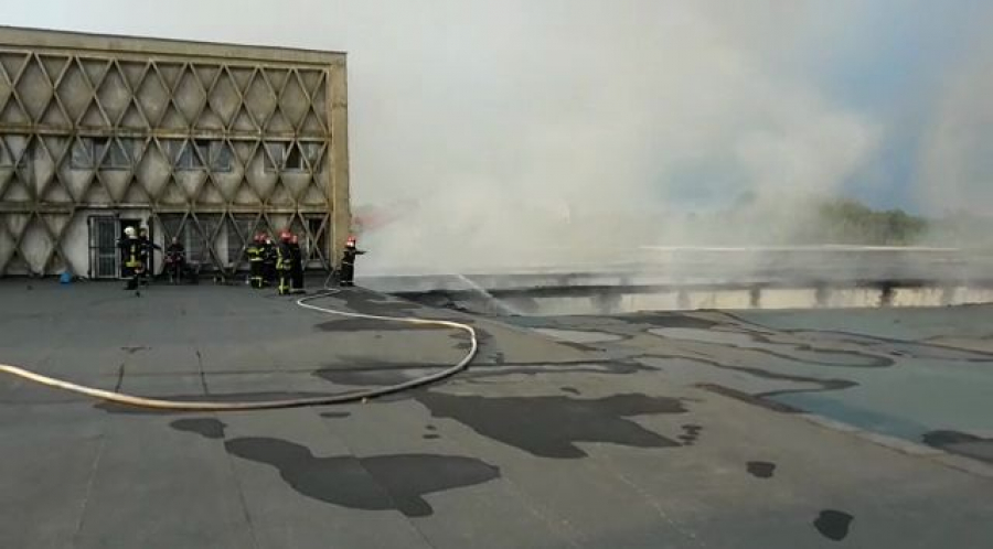 UPDATE | Dosar penal pentru distrugere în cazul incendiului din Bariera Traian (FOTO și VIDEO)