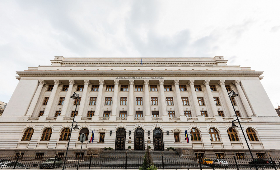BNR stimulează scăderea ratelor la credite