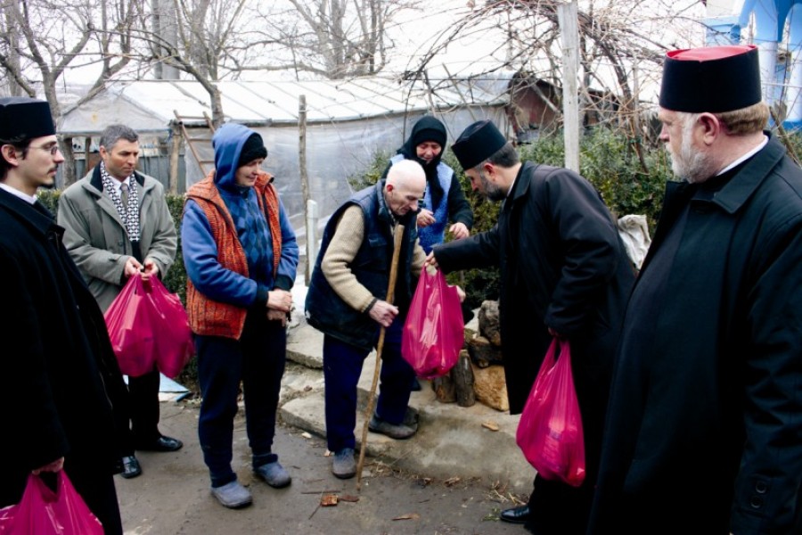 În 2013, în Protoieria Tecuci/ Ajutoare pentru 10.000 de sărmani