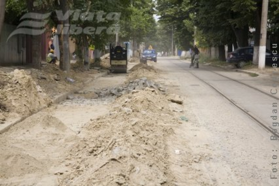 Atenţie, şoferi, aici se lucrează !