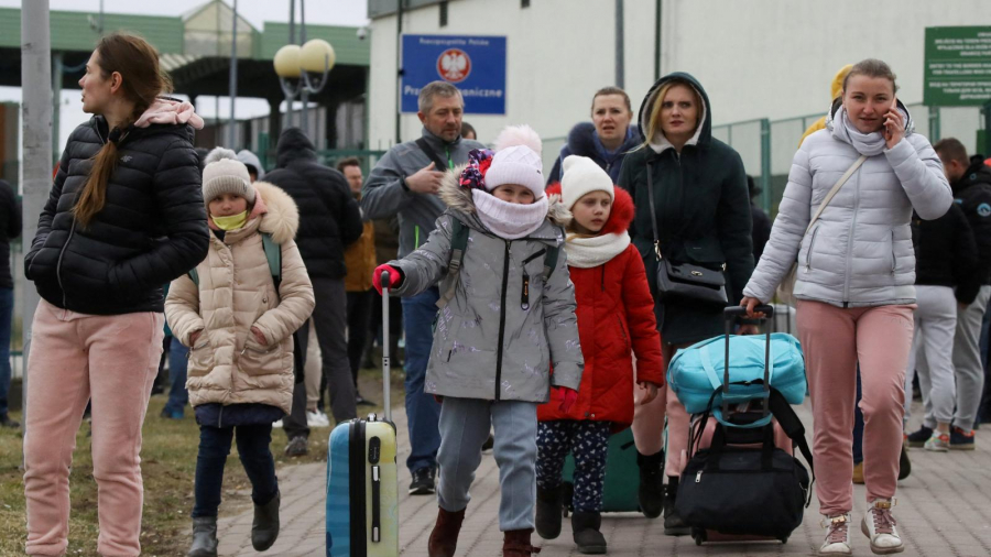 Peste 1,5 milioane de oameni au fugit din Ucraina, cea mai rapidă creştere a unei crize a refugiaţilor în Europa de după Al Doilea Război Mondial