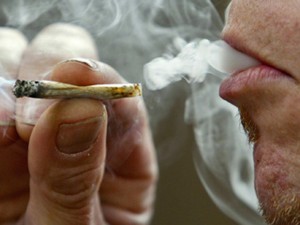 Trei tineri intoxicaţi cu etnobotanice în prima zi a noului an