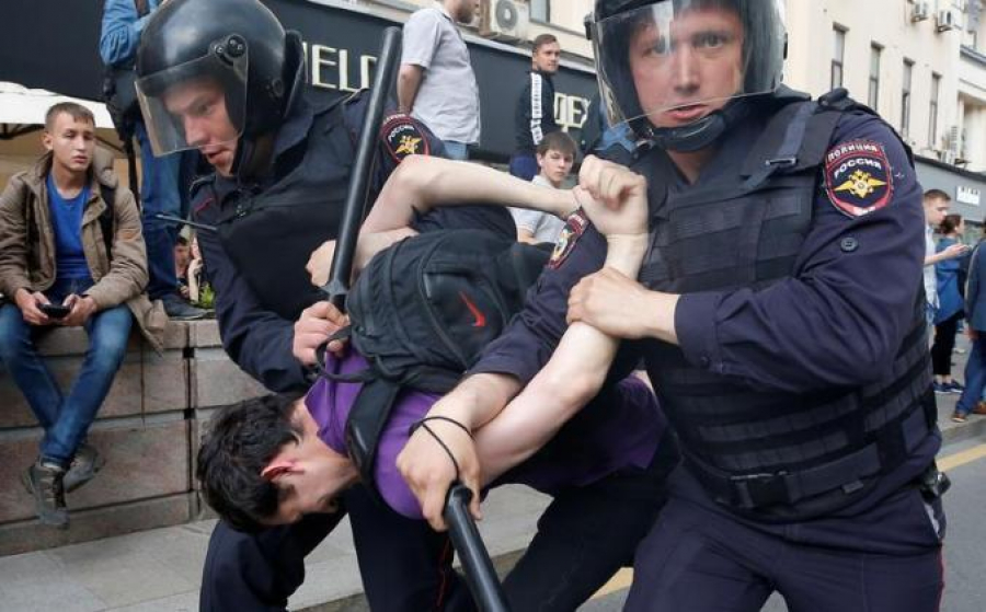 Manifestaţii pentru ”alegeri corecte” la Moscova