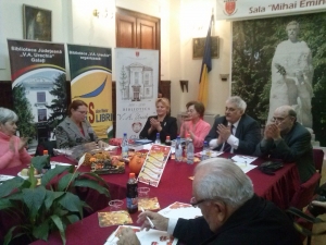 Seară ieşeană, la Salonul literar al bibliotecii gălăţene