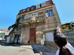 Situaţie critică pe strada Logofăt Tăutu nr. 6