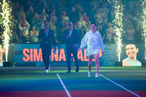 Lacrimi şi emoţie la meciul oficial de retragere al Simonei Halep