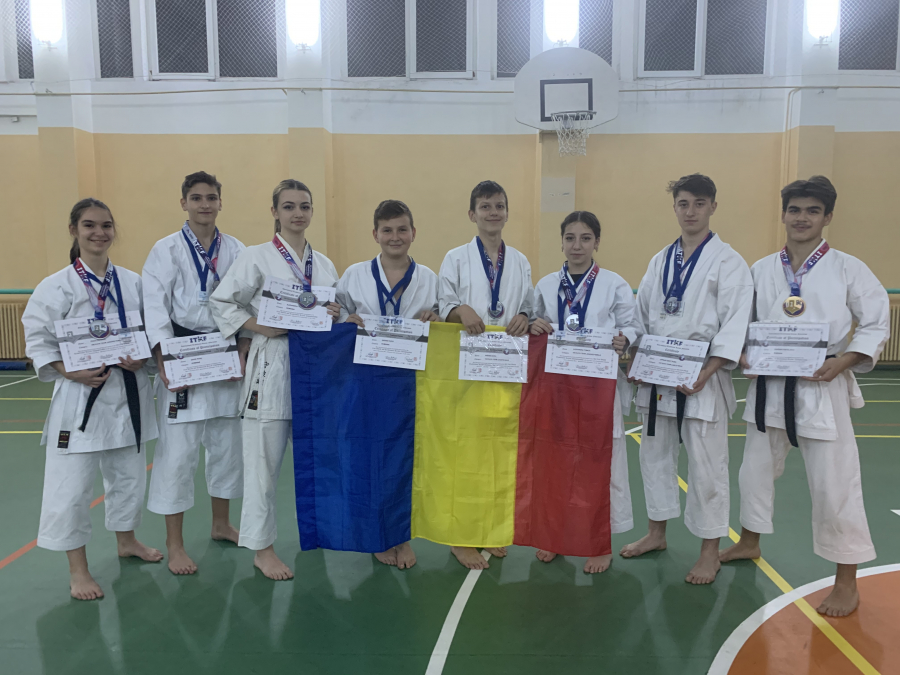 Karateka gălățeni, buchet de medalii în Slovenia