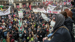 O nouă zi de haos în Franţa. Greva generală contra reformării sistemului de pensii continuă