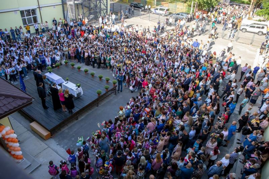 149 de profesori gălățeni au declarat că fac bani din meditații. Piaţă de 6 milioane de euro