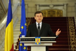 Crin Antonescu: Am decis să promulg legea de modificare a Legii referendumului
