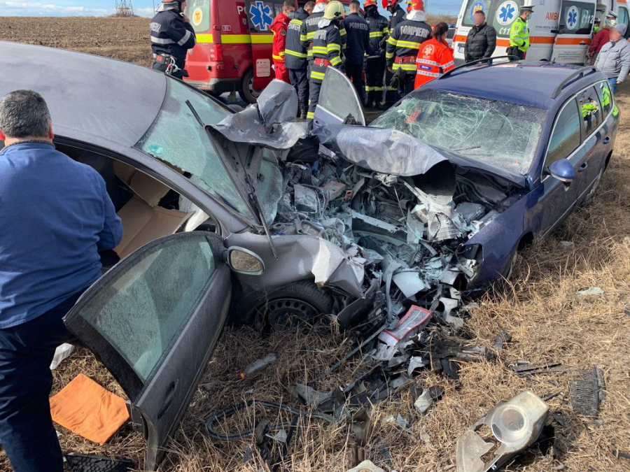 UPDATE Accident rutier în apropiere de Schela: 4 persoane au fost transportate la spital