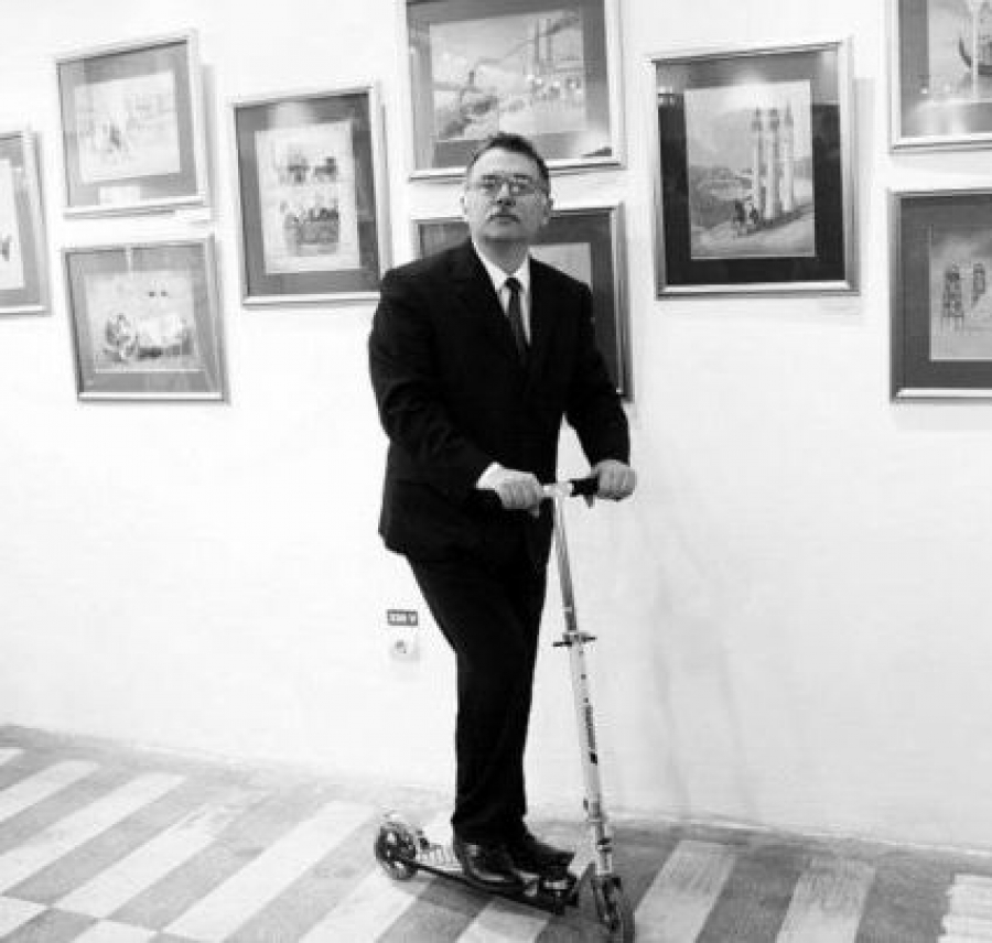 FLORIAN DORU CRIHANĂ expune şi la Bucureşti | Expoziţia de grafică-aforism ”Oglindiri paradoxale”