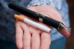 Un nou tip afecţiune cauzat de ţigările electronice