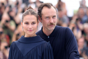 Alicia Vikander, într-un thriller istoric alături de Jude Law