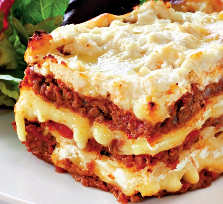 Lasagna cu carne, ușor de pregătit pentru o cină în familie