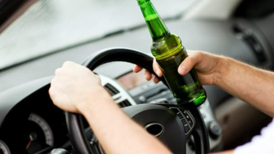 Depistat la volan sub influența băuturilor alcoolice