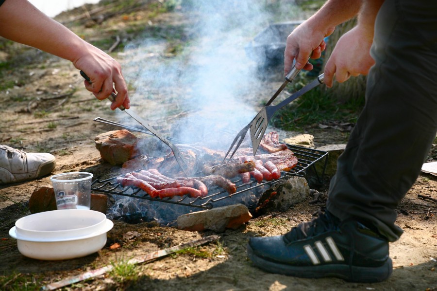 Legea picnicului trece, grătarele rămân!