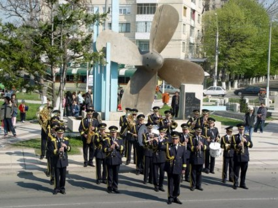 Weekend pe muzică de fanfară