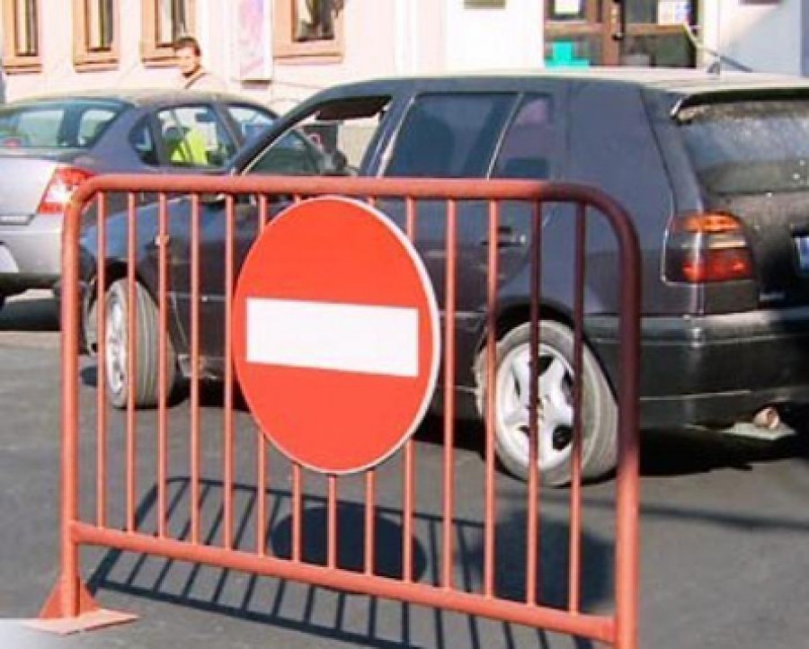 Atenţie, şoferi! Vineri, restricţii de circulaţie pe strada Domnească