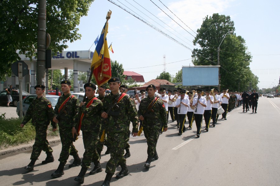 Prefectura invită gălăţenii la Ziua Eroilor. Vezi aici programul manifestărilor 