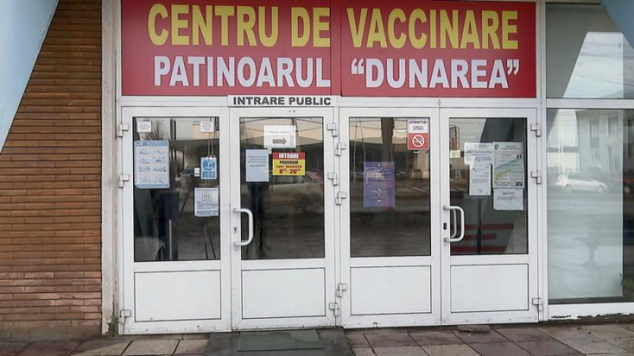 Imunizare anti-COVID în frig, la Patinoar