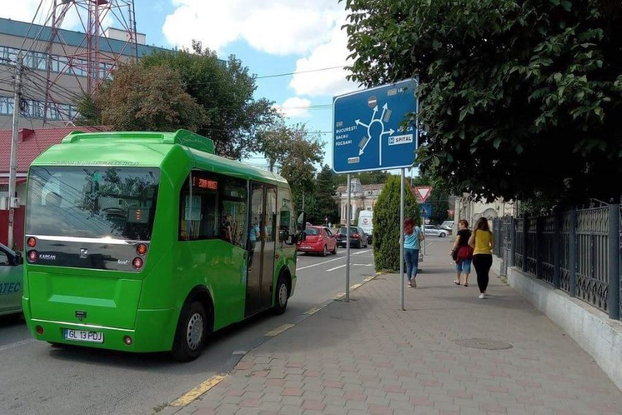 Transport gratuit de la domiciliu la școală și retur pentru elevii tecuceni!