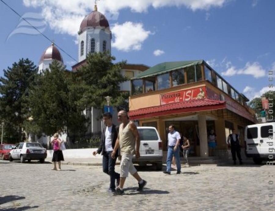 Deţinătorul pizzeriei de lângă Biserica „Mavromol” trebuie să dezafecteze zona!