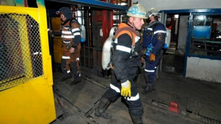EXPLOZIE la Mina Uricani | Un miner a murit, iar trei au fost răniţi. Supravieţuitorii, transportați la Bucureşti