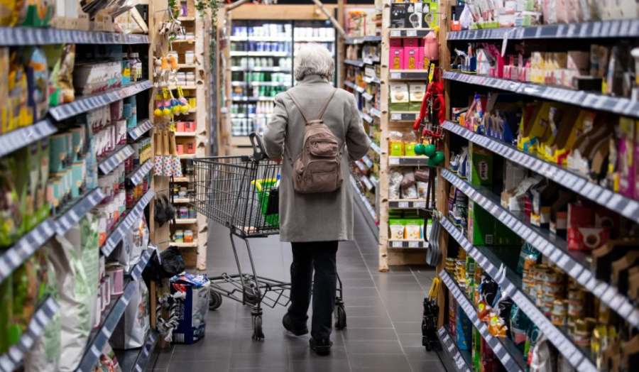 Guvernul negociază cu retailerii reducerea prețurilor la alimente