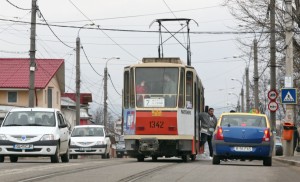 Pe străzile din Galaţi circulă tramvaie din &quot;epoca de aur&quot; / Cele mai vechi sunt din 1974, cele mai noi - din 1987