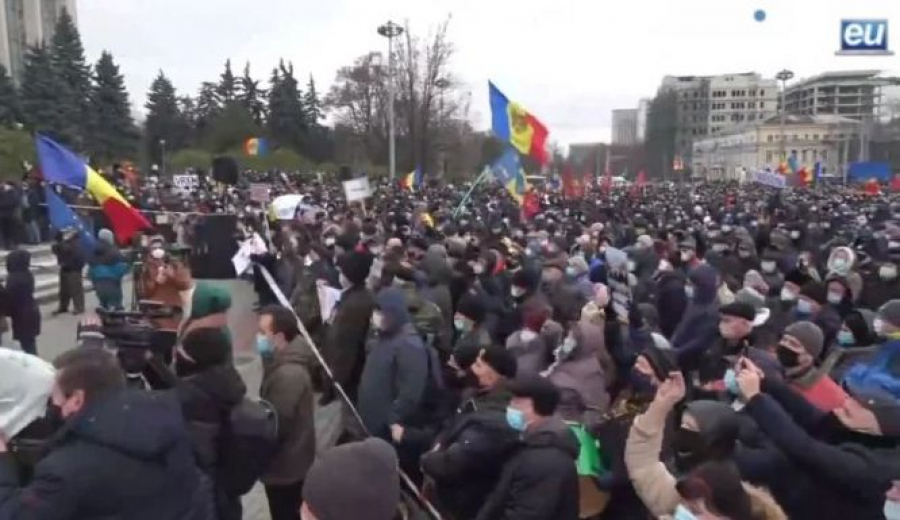 Manifestaţii împotriva Guvernului Chicu