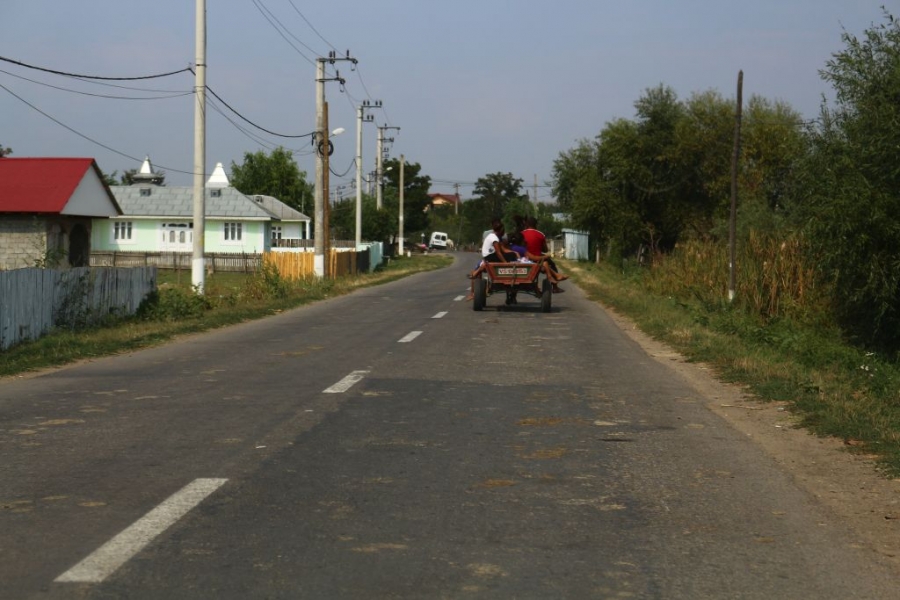 Legea 416 îi ţine pe ȘOMERII din Ghidigeni în braţe