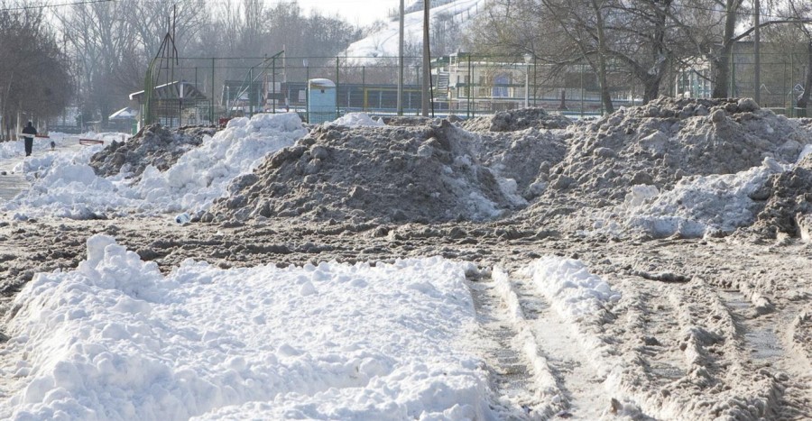 Vorbind clar, sperii fulgii de nea! Unde-s zăpezile de altă dată?