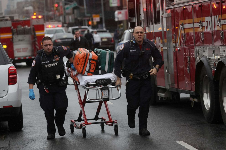 Cel puțin 13 răniți la metroul newyorkez