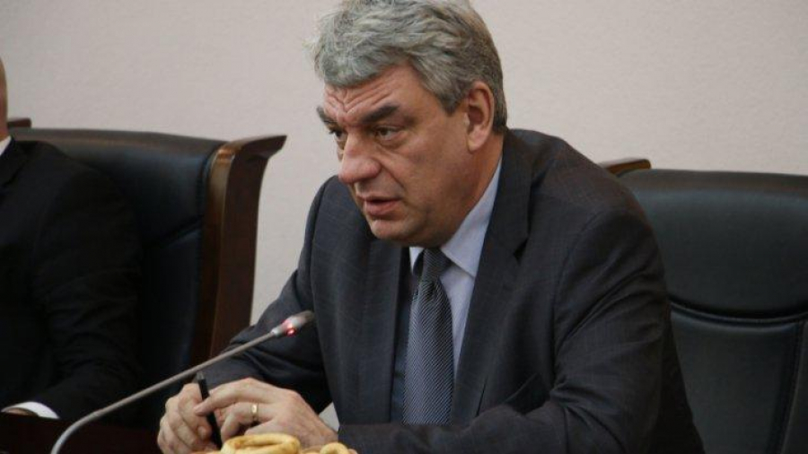 Premierul Tudose face presiuni pentru obligativitatea VACCINĂRII