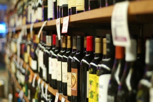 RECOMANDĂRI: Vinuri care merită cumpărate