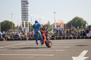 Cascadorii pe motocicletă şi multă adrenalină, la IPA Pilot Festival