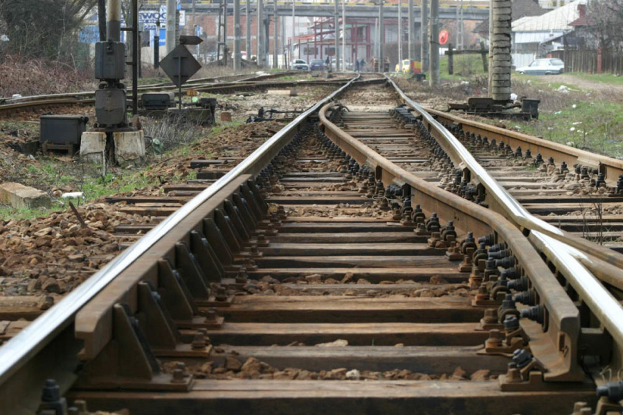 40 de puncte PERICULOASE pe liniile CFR din judeţul Galaţi