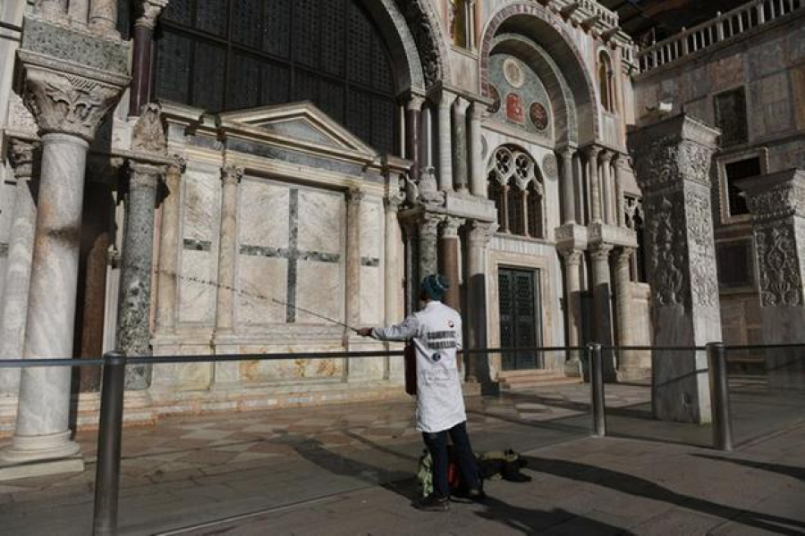 Bazilica "San Marco", atacată cu noroi