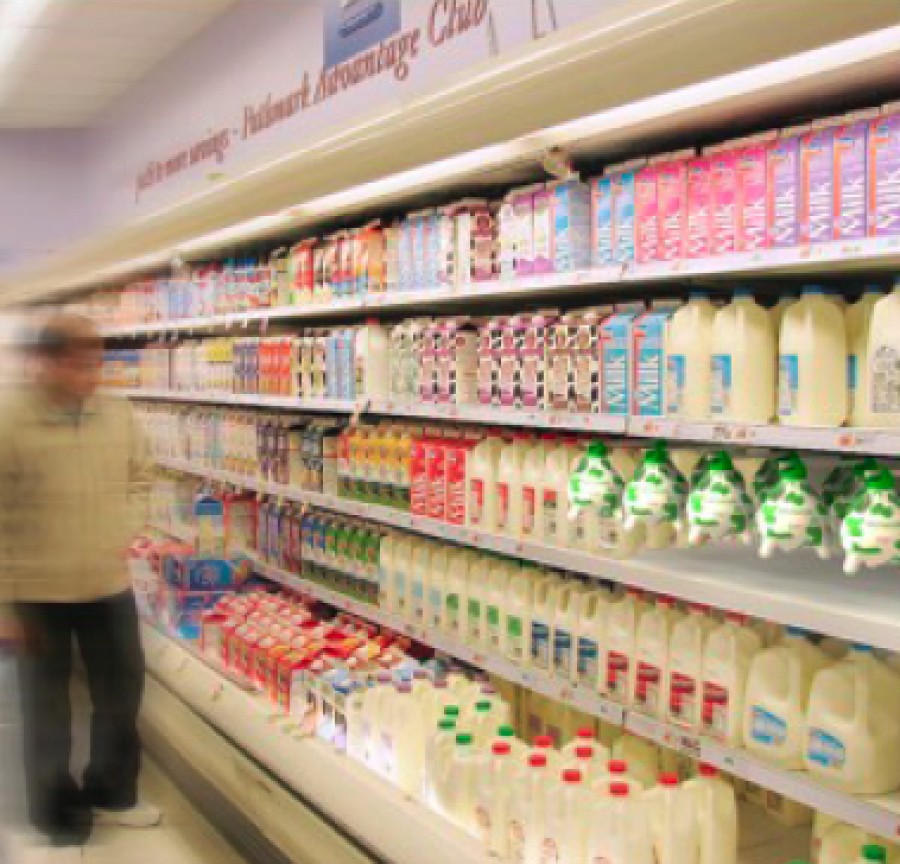 14 tone de lapte, RETRASE DE LA VÂNZARE de inspectorii ANPC