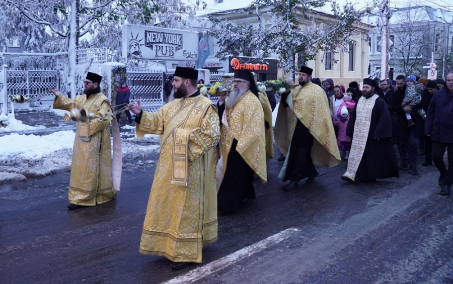 Au început sărbătorile duhovniceşti închinate Sf. Andrei. Moaştele Sf. Ioan Damaschin, la Galaţi