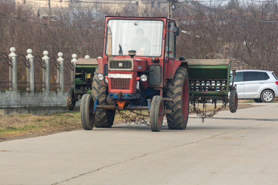 Doar un sfert din terenul arabil al României este asigurat