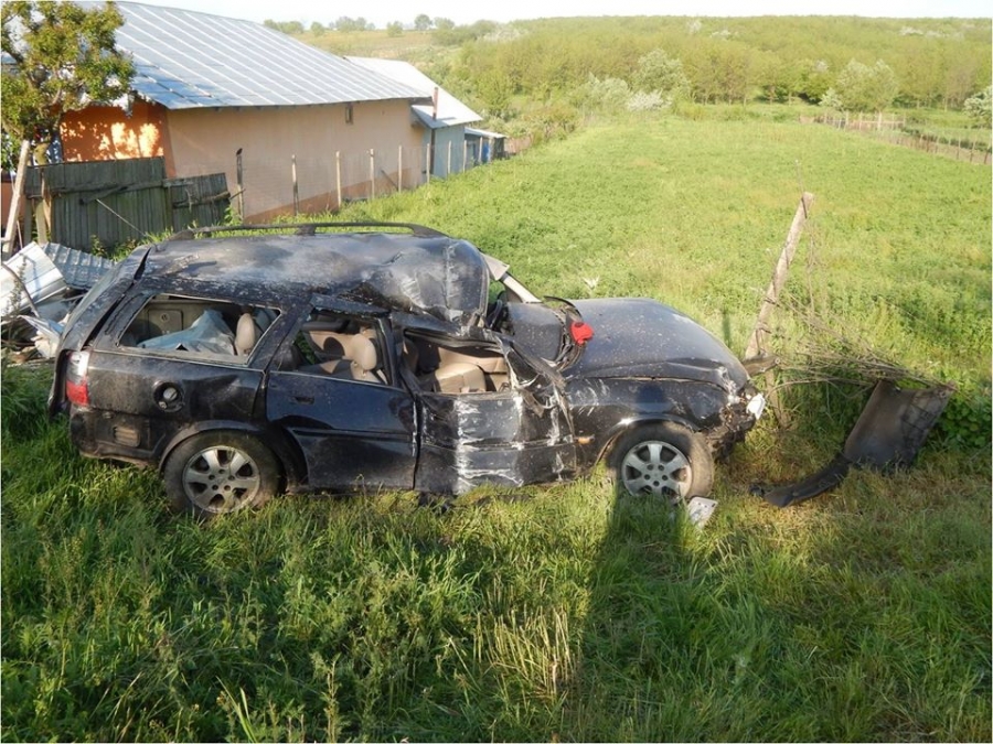 Tragedie în noaptea de Paşte. Un tânăr a murit la volanul maşinii