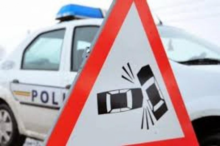 Accident soldat cu o victimă și două autovehicule avariate