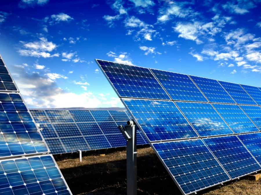 Sprijin prin PNRR pentru producția de baterii și panouri solare