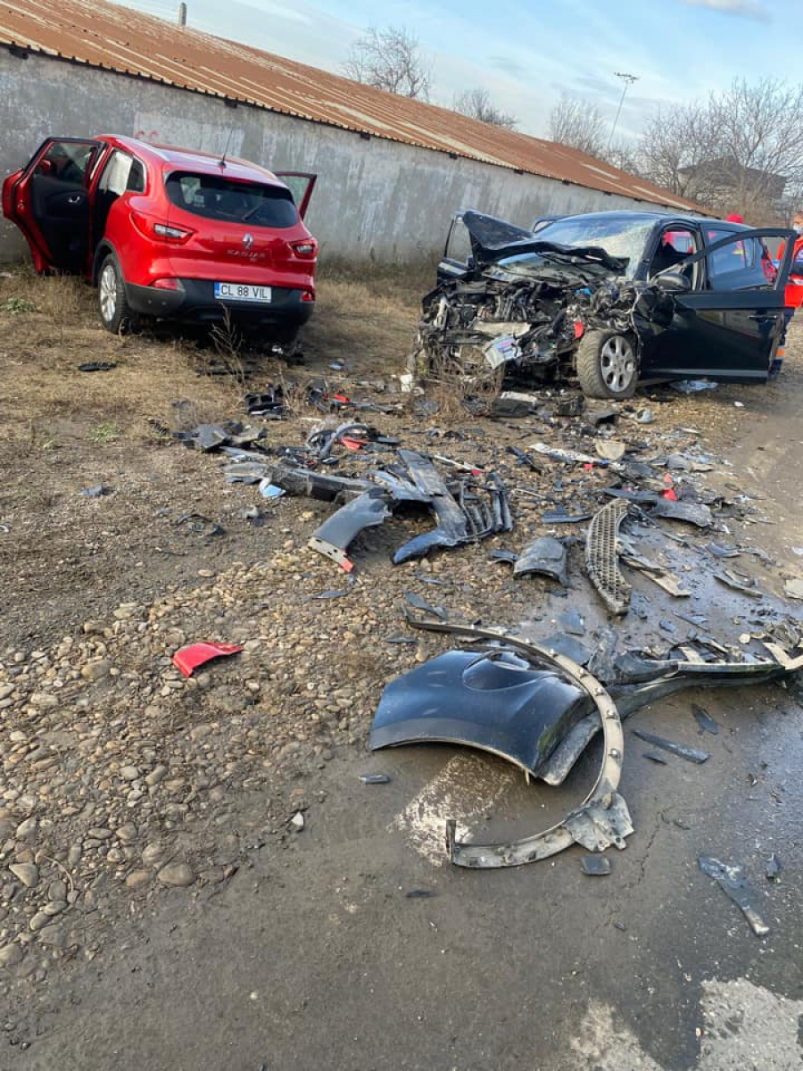 UPDATE: Traficul pe DN 25, afectat de un grav accident rutier. O victimă a murit și trei au fost duse la spital