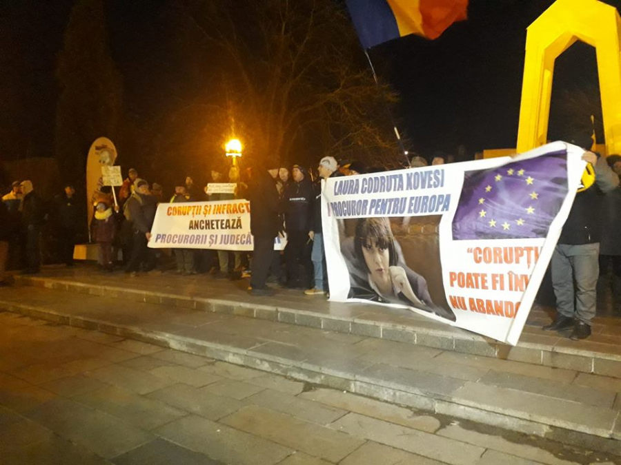 Gălățenii au ieșit în stradă pentru  independența justiției. Abrogați, și-apoi plecați! (FOTO şi VIDEO)