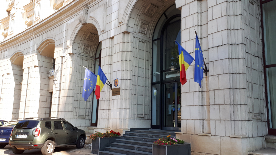 Numărul bugetarilor din România continuă să crească