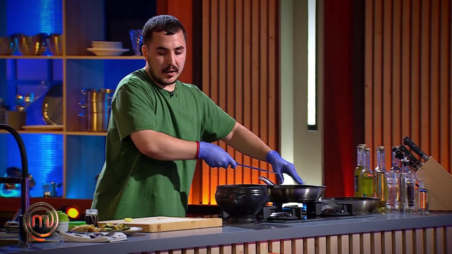 Cine-i „drăcușorul” care-a dat cu pietre-n MasterChefi
