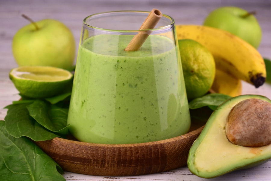 Un smoothie verde zilnic, doză concentrată de vitamine și minerale